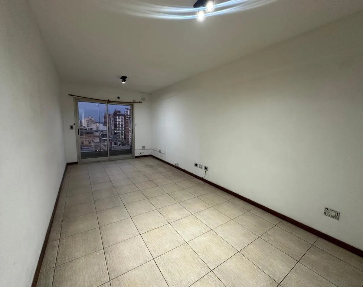 Departamento 2 Ambientes en Alquiler · 9° Piso · Cochera · Lomas de Zamora Centro
