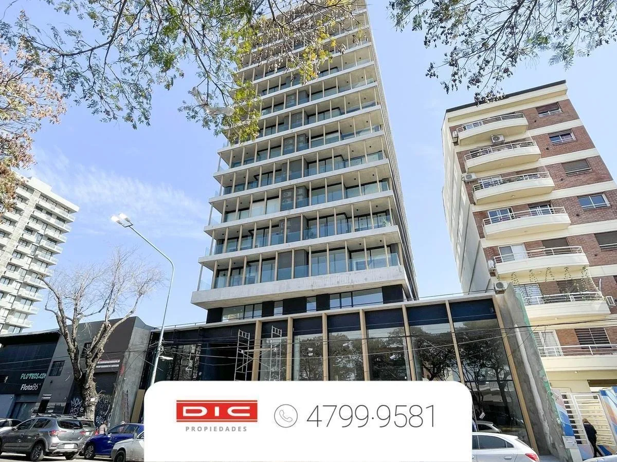 Three-room apartment with balcony in Olivos