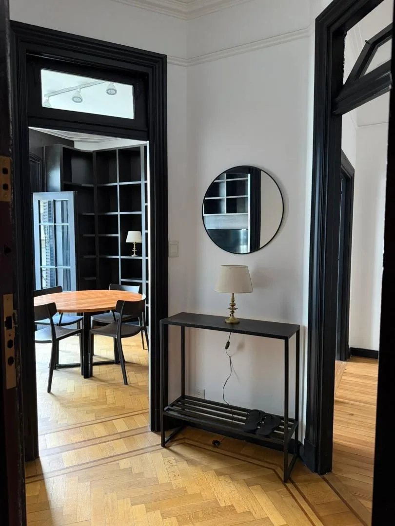 Apartamento reciclado de 3 ambientes com escritório em Recoleta