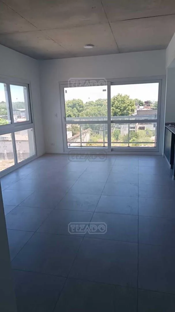 Departamento monoambiente con balcón en Villa Martelli