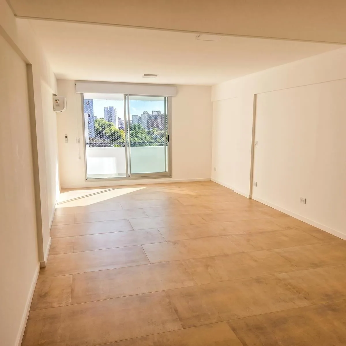 Kitnet novo com varanda em Nuñez