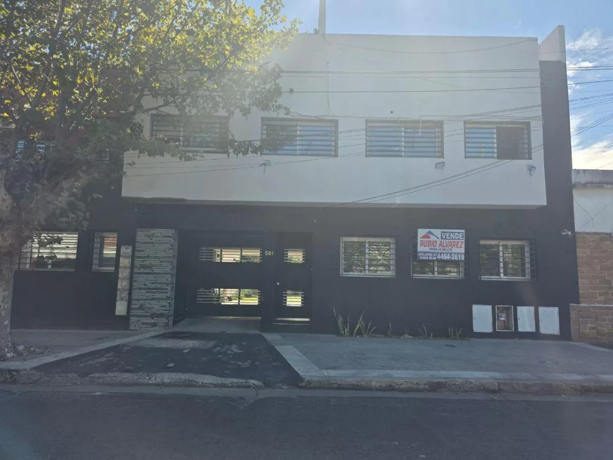 Duplex de 4 ambientes con 3 dormitorios en Morón