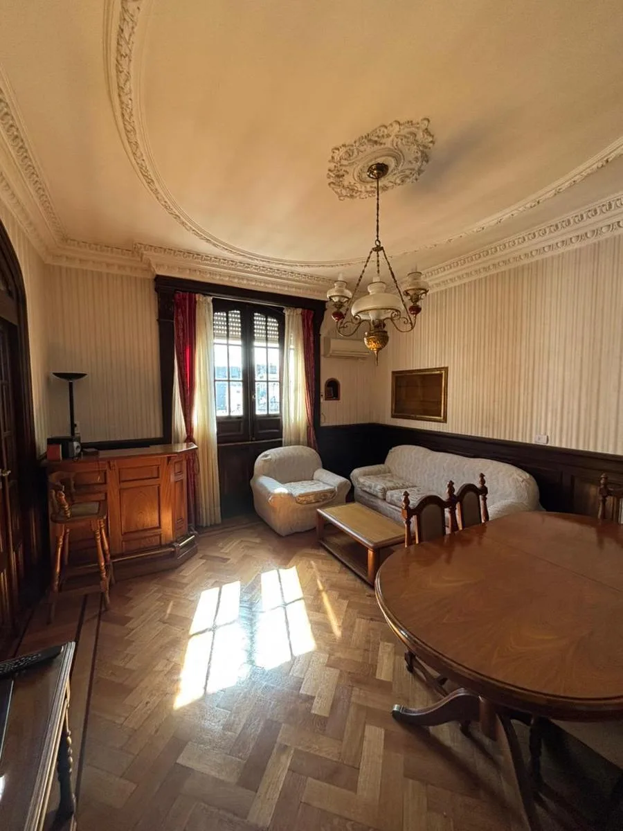 Apartamento de cinco ambientes em Balvanera