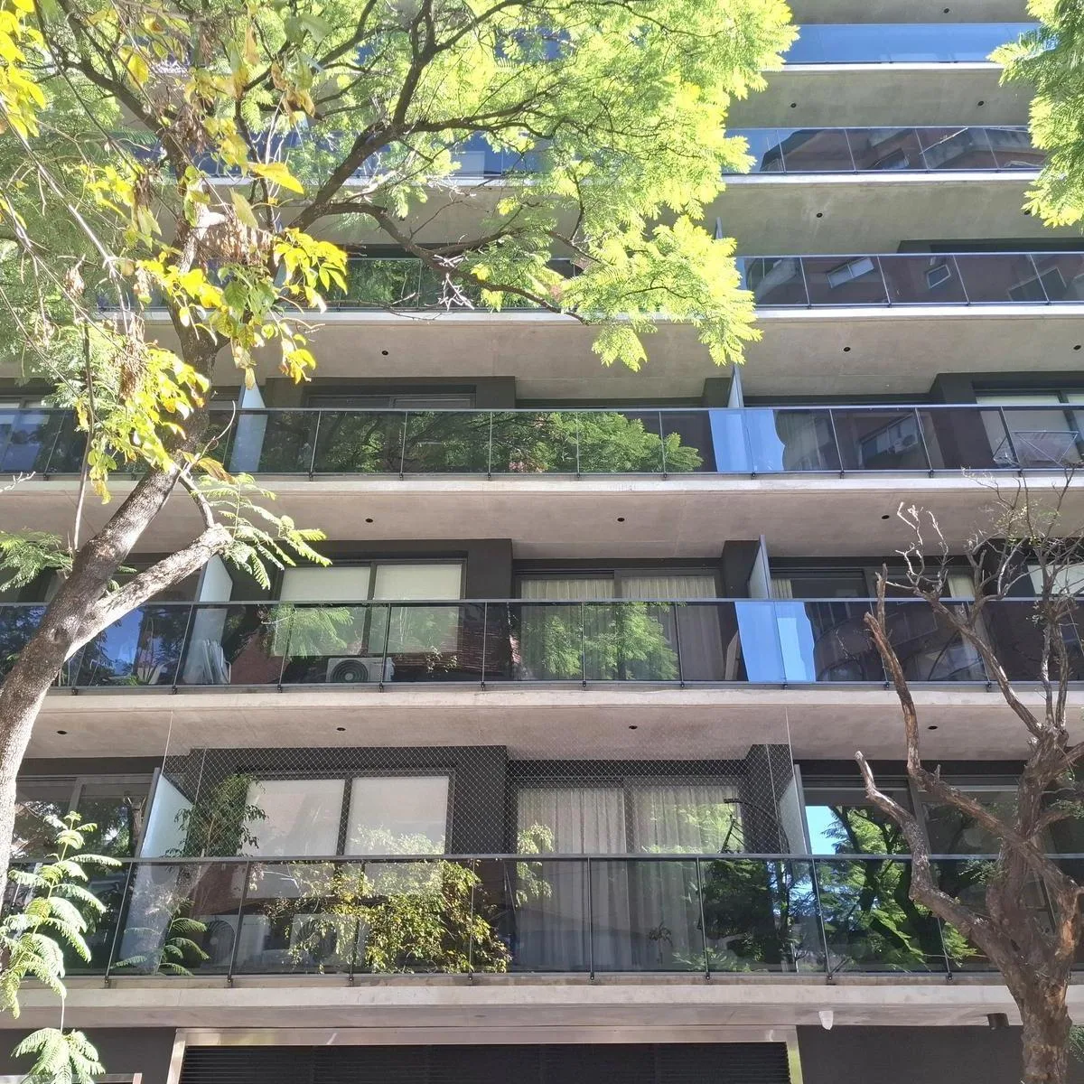 Apartamento de dois ambientes com varanda em Núñez