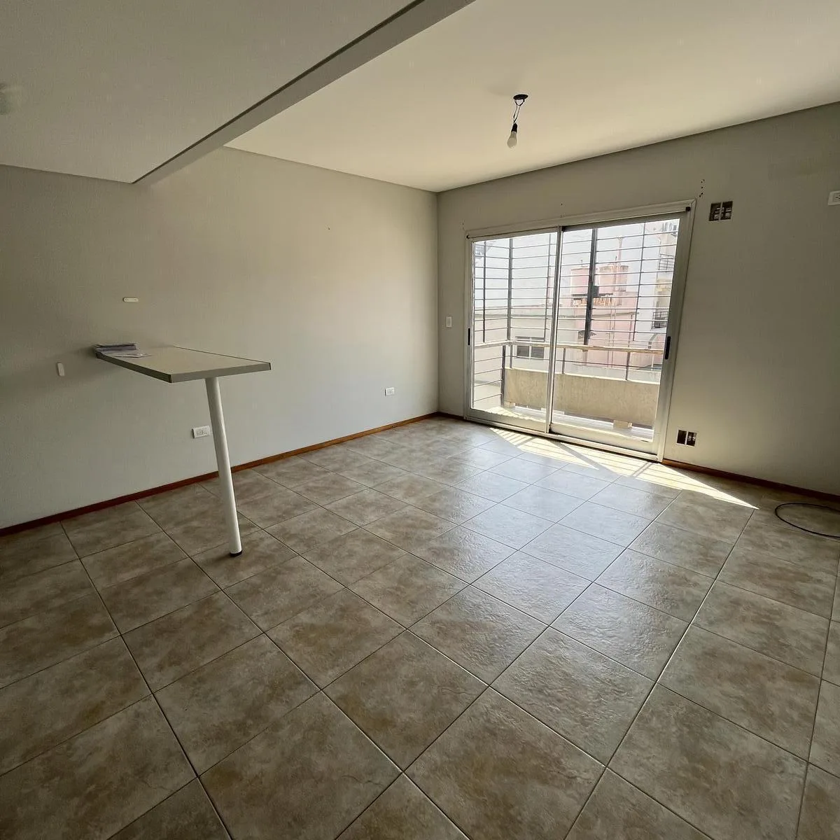 Квартира с 2 комнатами и балконом в Saavedra