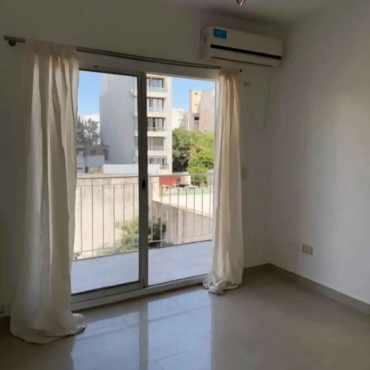 Квартира-студия с балконом в Almagro