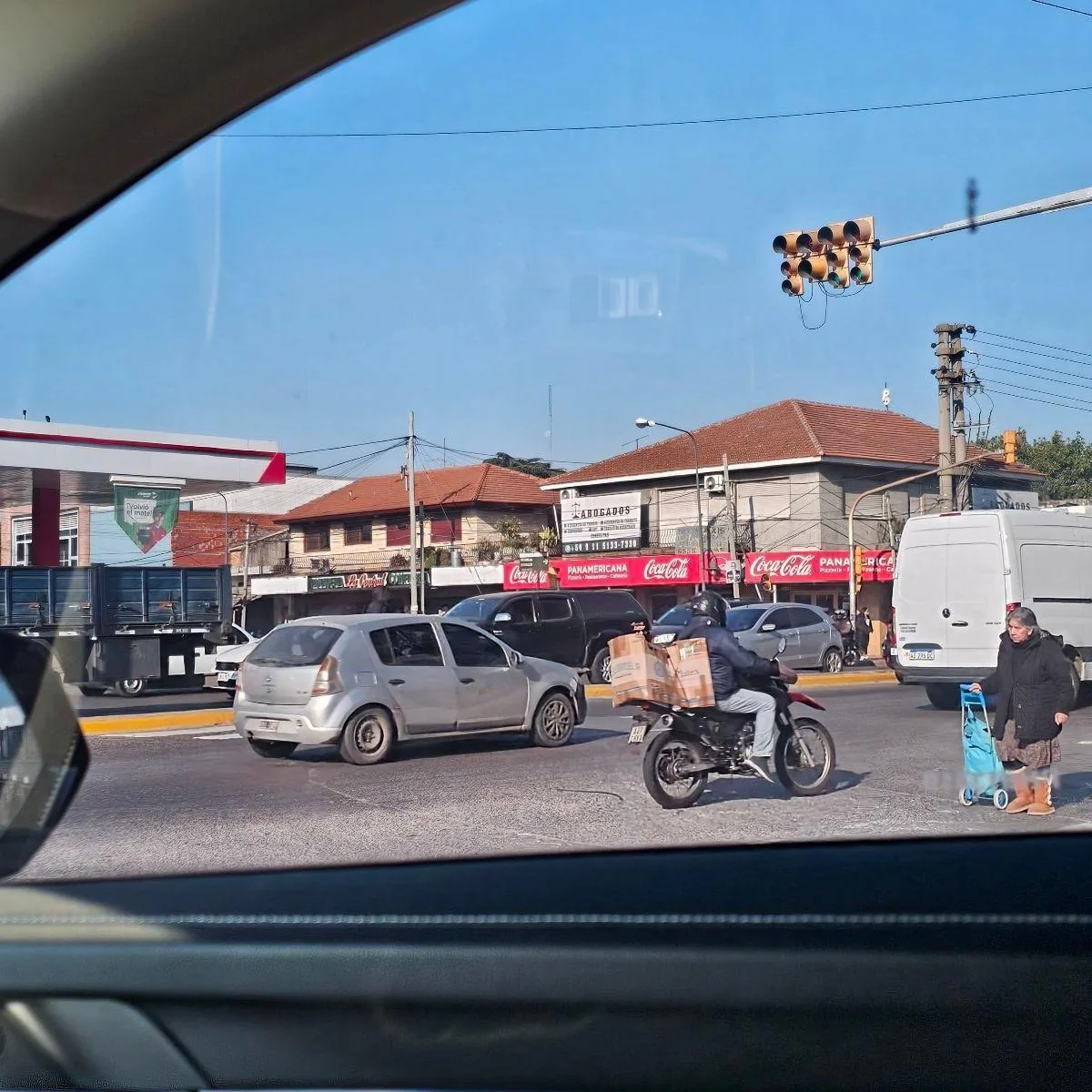 Four-bedroom apartment on corner in Tigre