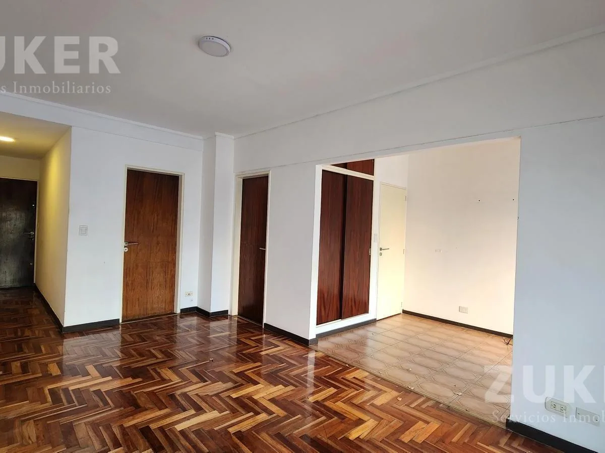 Квартира-студия? нет, 2-комнатная квартира с балконом в Villa Crespo