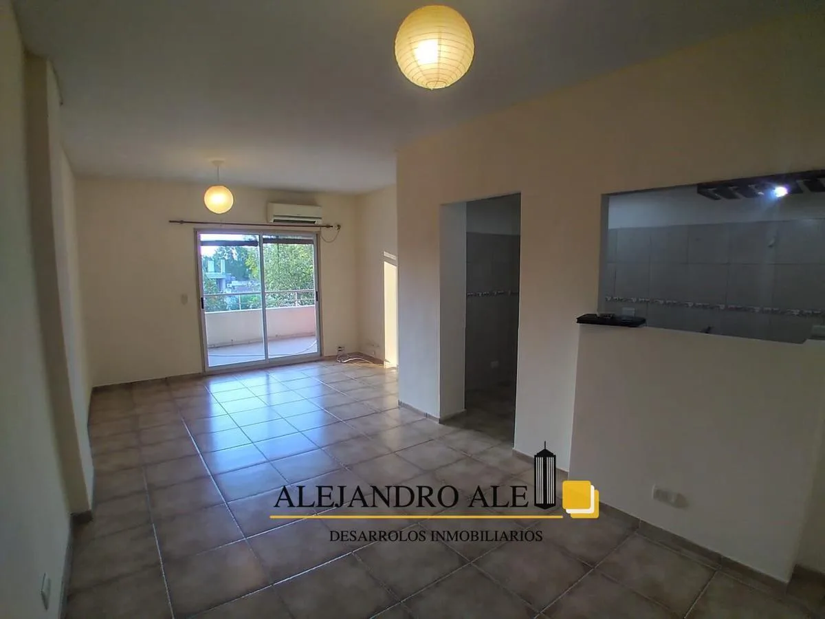 Departamento de 3 ambientes con balcón en San Andrés