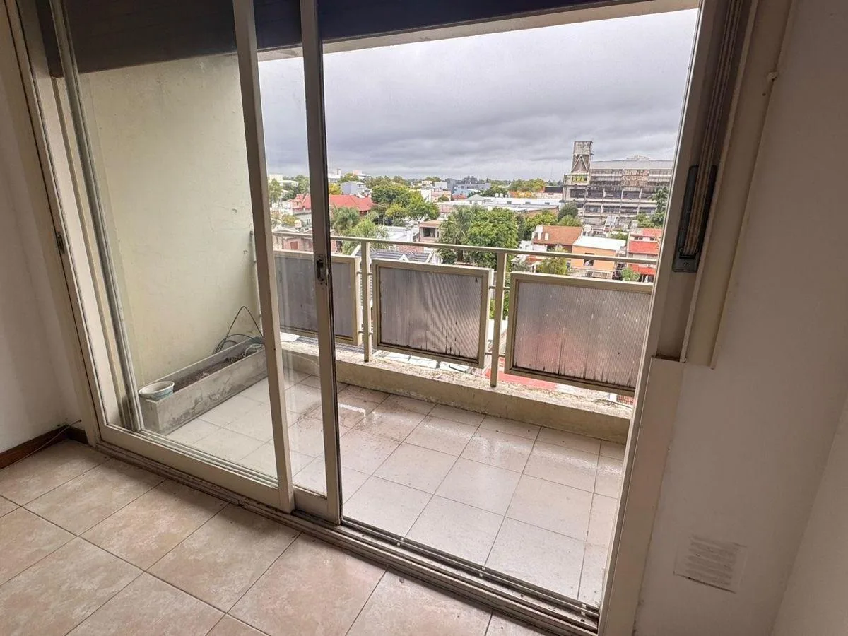 Three-room apartment with parking in Villa Ballester