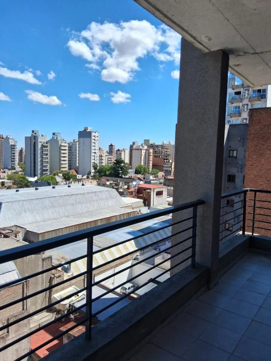 Apartamento de dois ambientes com 1 quarto em Lanús