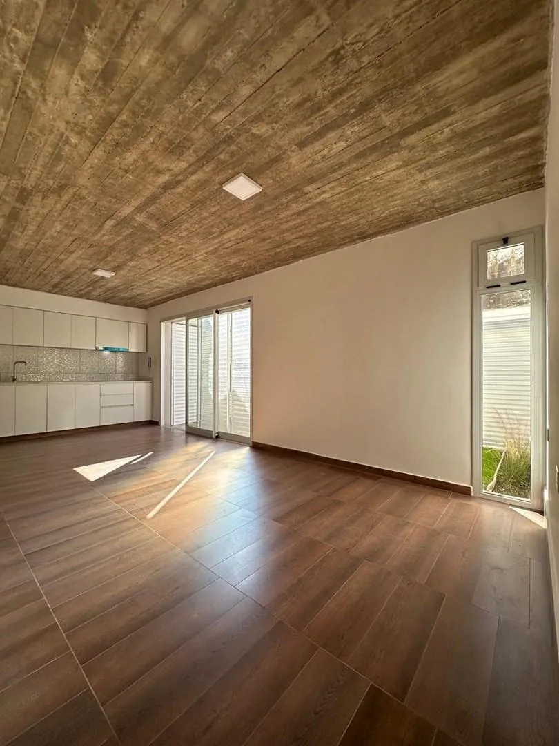 Two-bedroom PH in Lomas de Zamora
