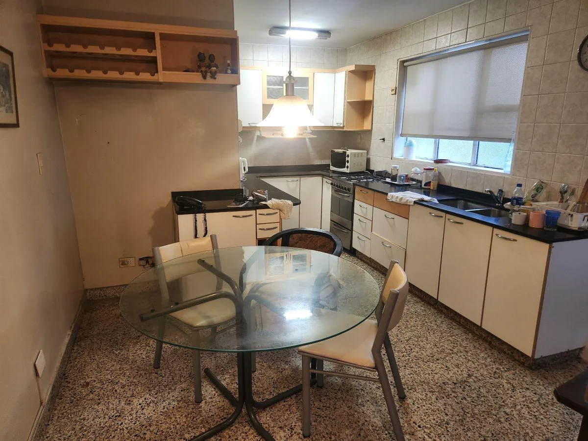 Four-room apartment with maid’s room and parking space in Buenos Aires