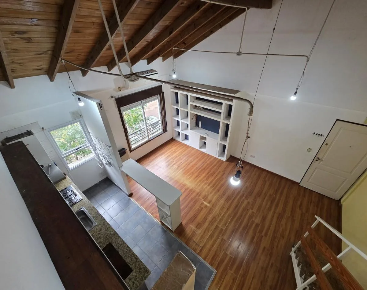 Двухуровневая квартира с 4 комнатами в Ciudad Evita