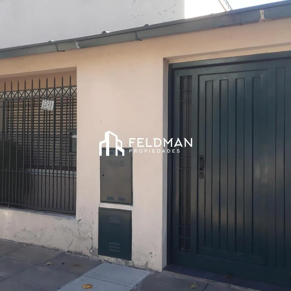 PH de dois ambientes em Castelar