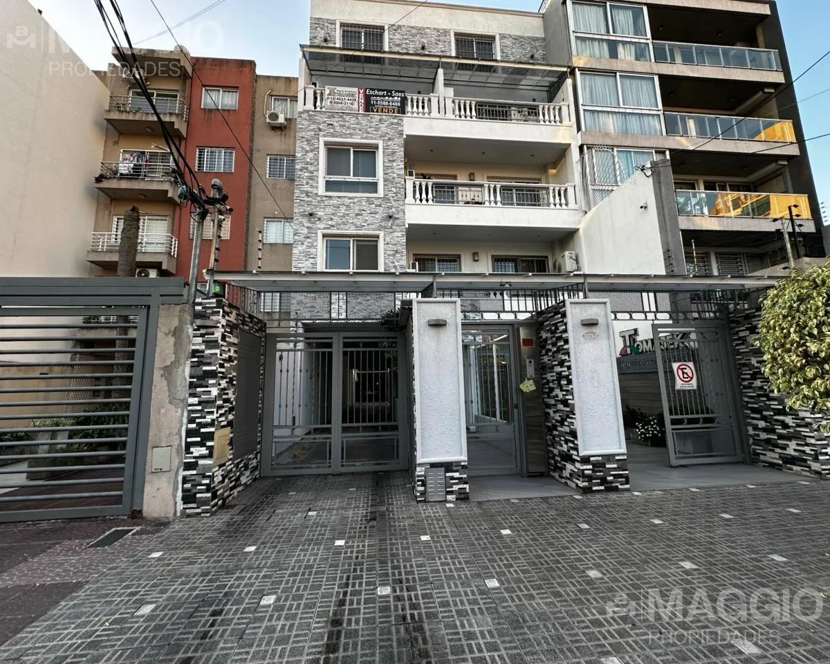 Two-room apartment in Ramos Mejía