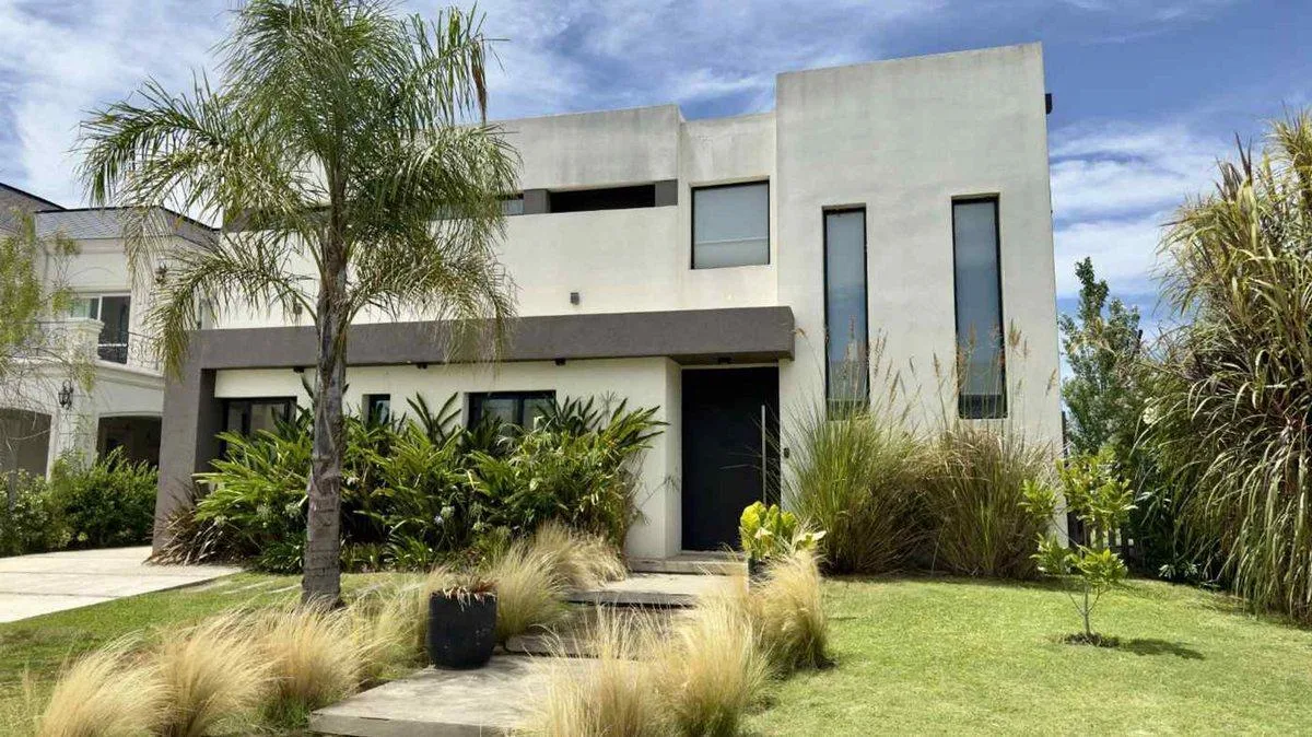Four-bedroom house in Tigre