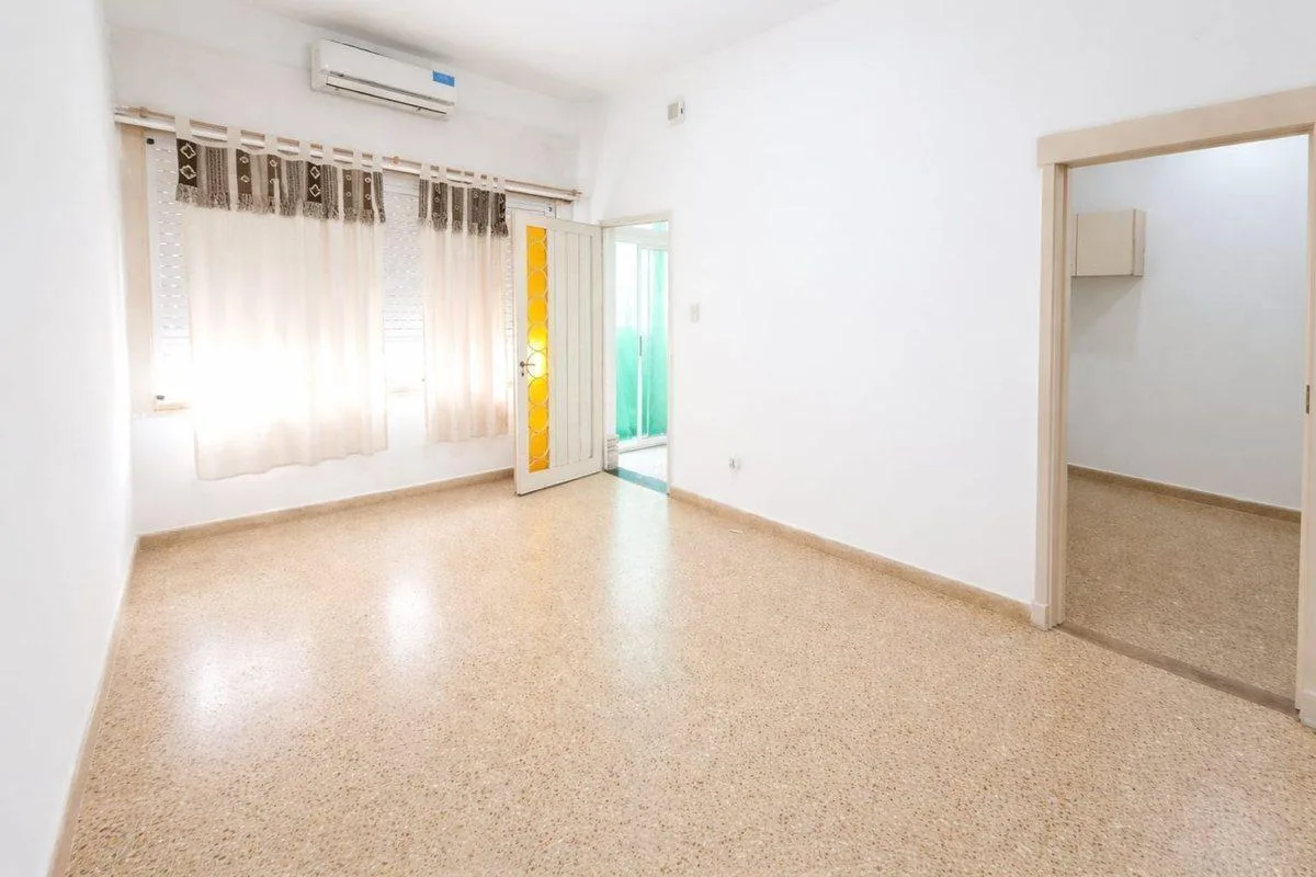 Two-room PH with patio in San Justo