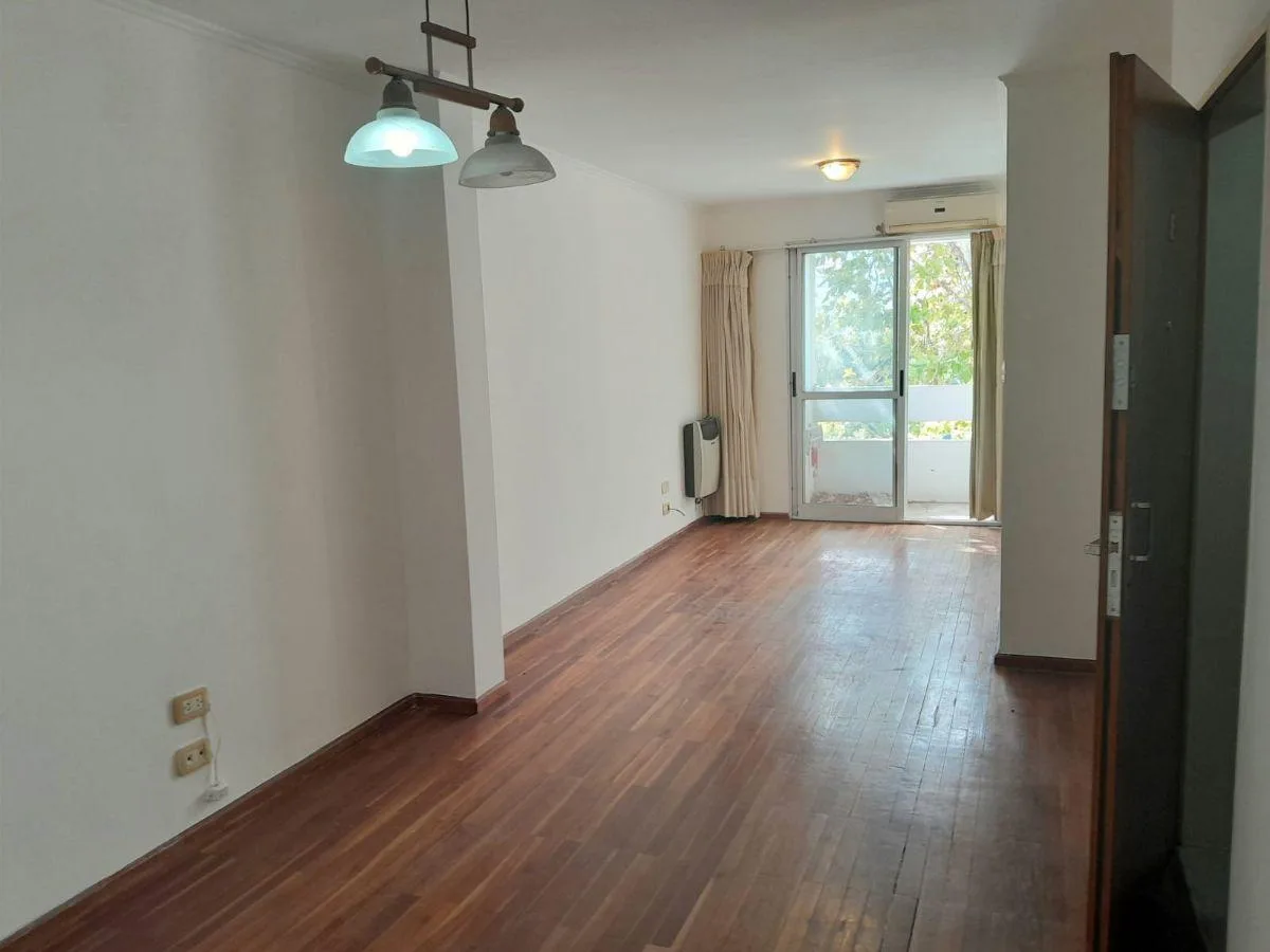 Apartamento de 1 dormitório com varanda em La Plata
