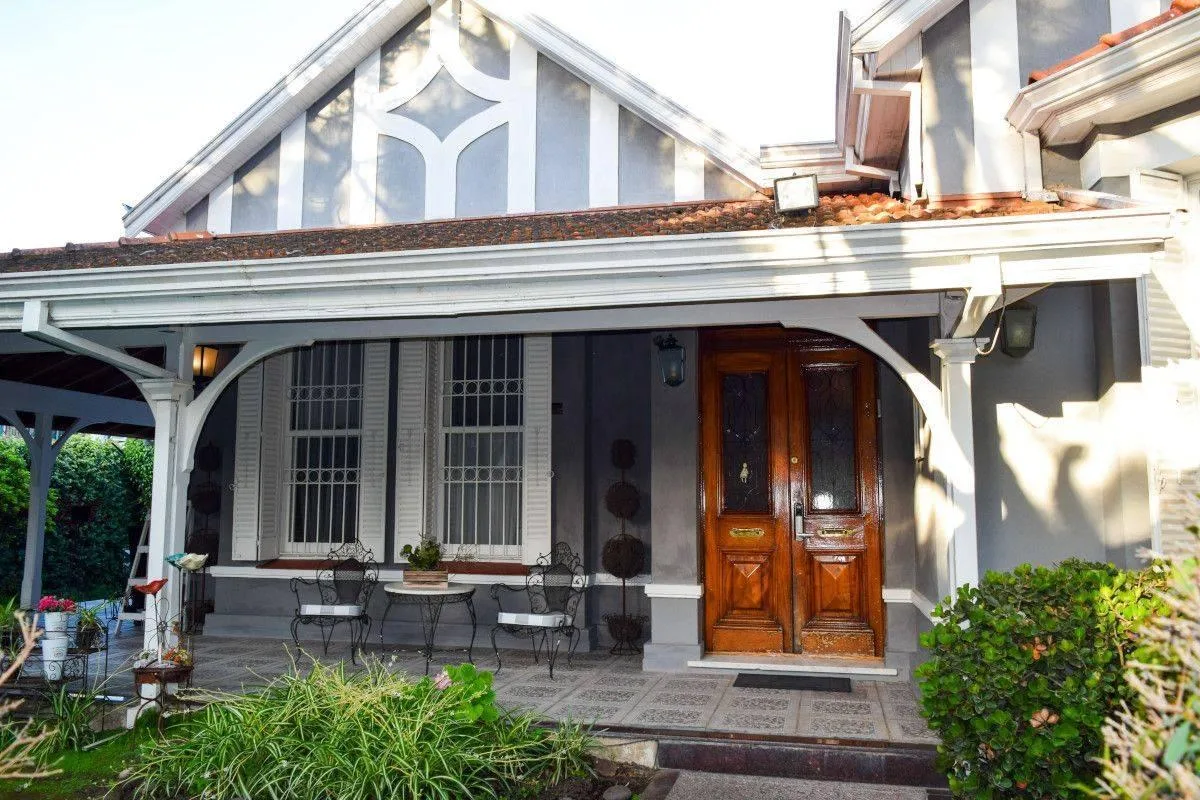 Fully furnished five-bedroom house in Quilmes