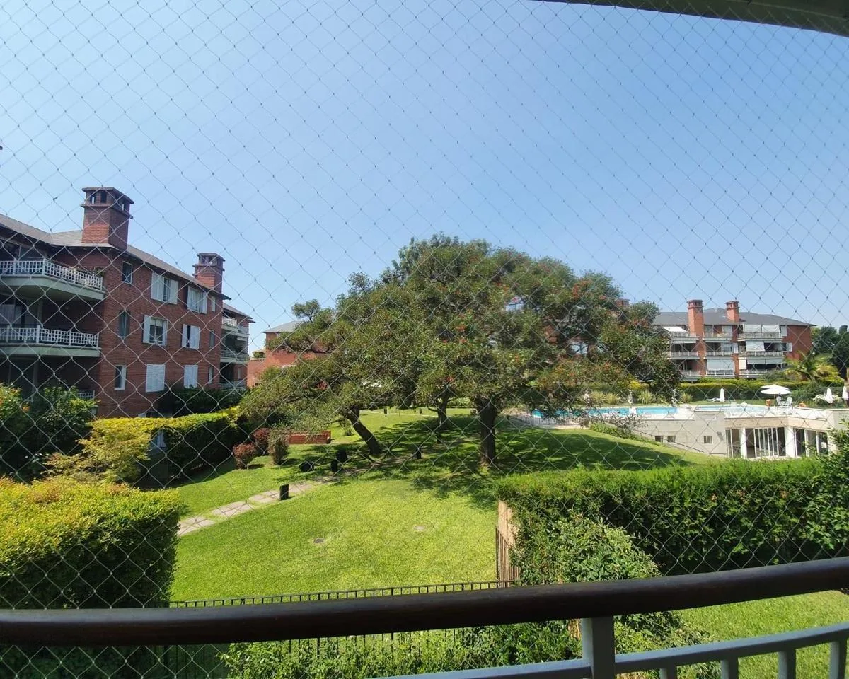 Four-room apartment in Jardines de San Isidro