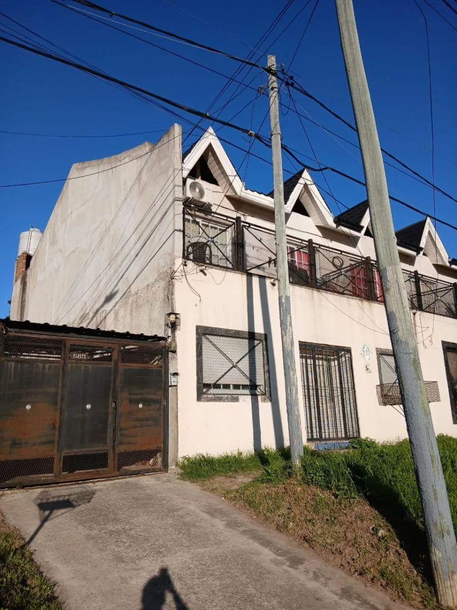 Departamento 4 Amb a m de Av Republica! Excelente Oportunidad