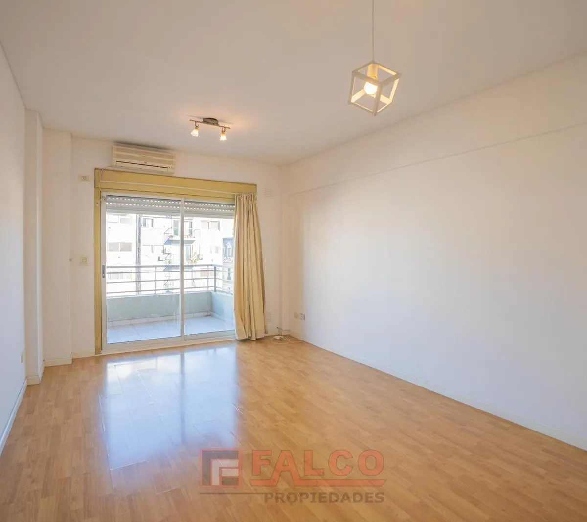Studio apartment with balcony in Caballito