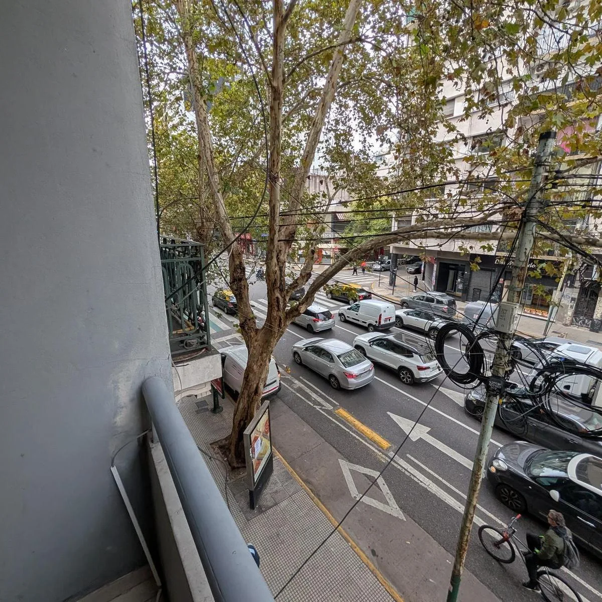 Kitnet com varanda na Av. Corrientes em Balvanera