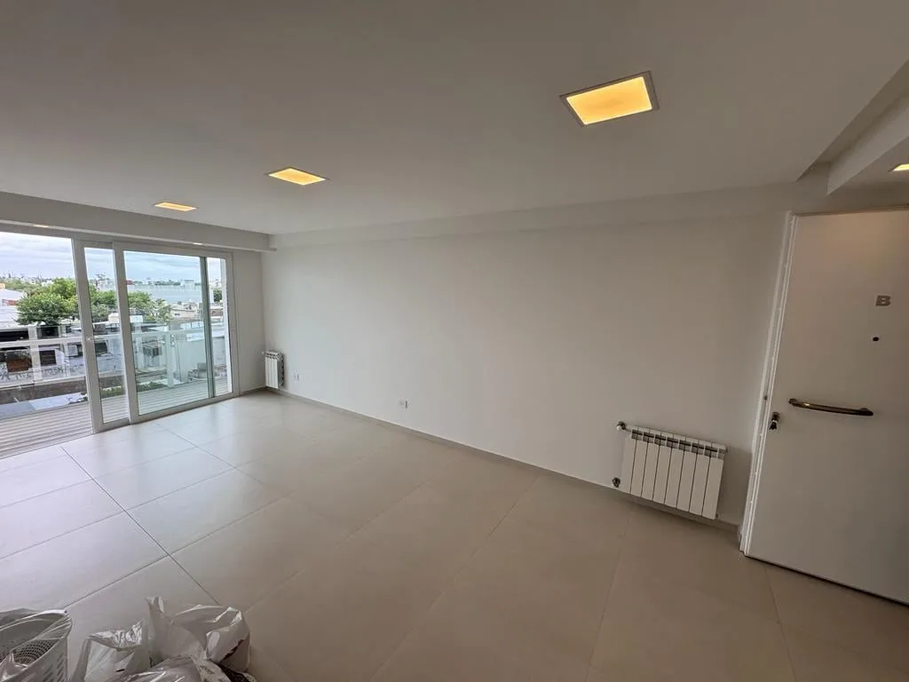 Apartamento com 2 dormitórios na área central