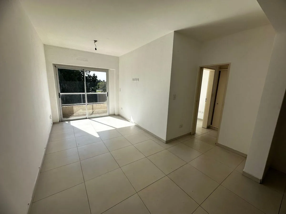 Alquiler Departamento 2 Ambientes con Cochera Moreno