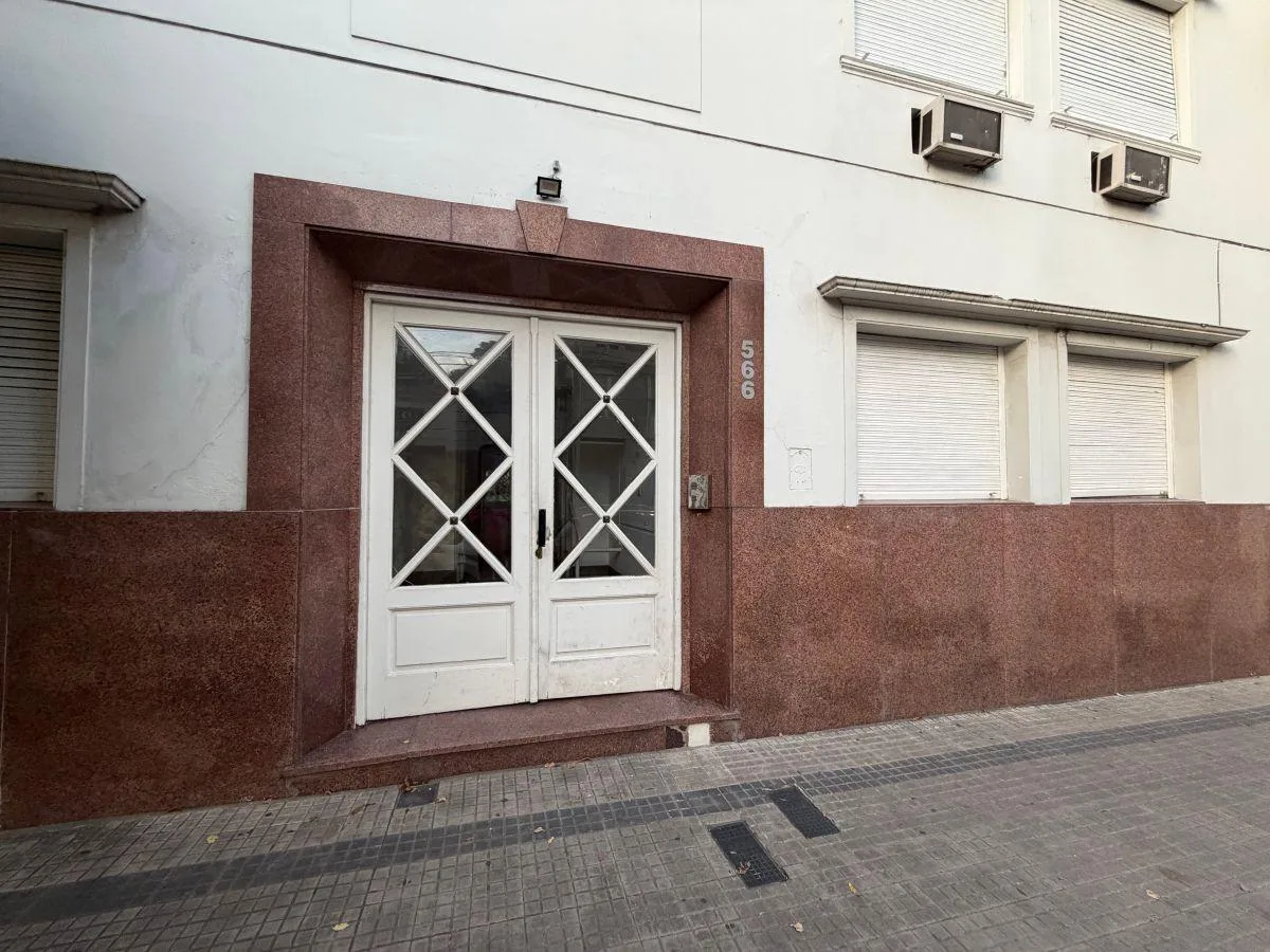 Excelente Departamento Planta Baja con Patio, Todo Recilcado a Nuevo Bajas Expensas