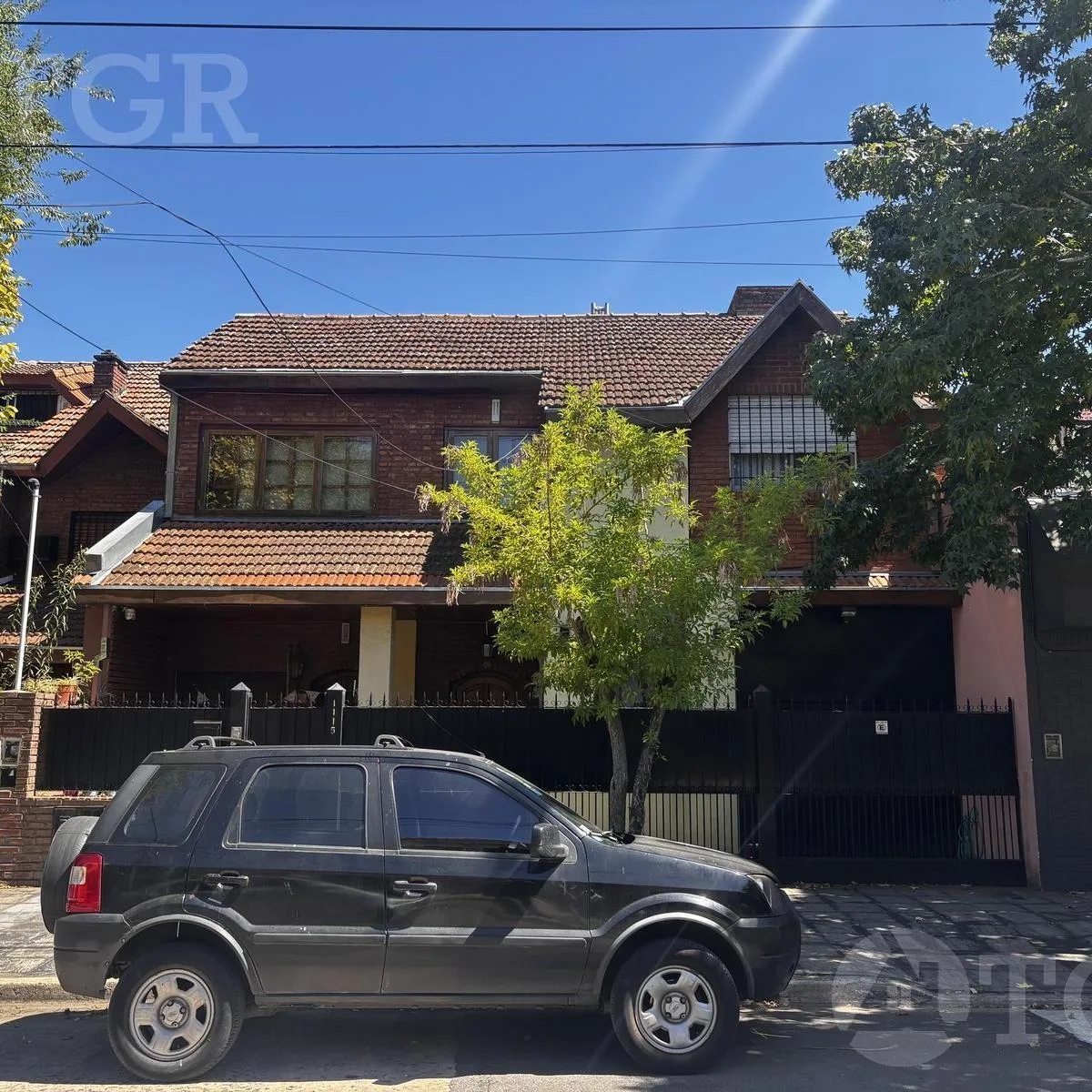 Casa en alquiler con patio en 2 plantas