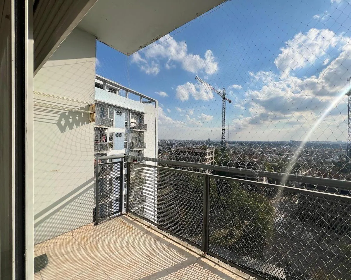 Apartamento de três ambientes com varanda em Wilde