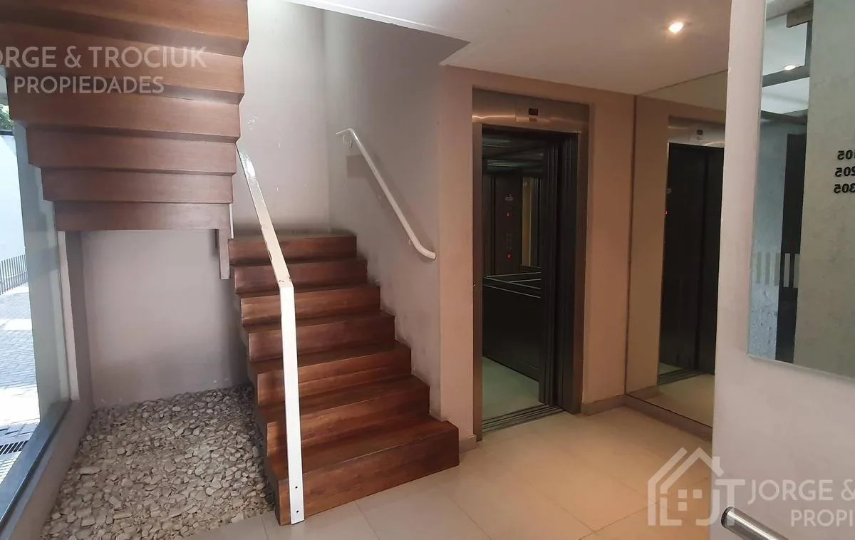 Two-room apartment with parking in Lomas de Zamora