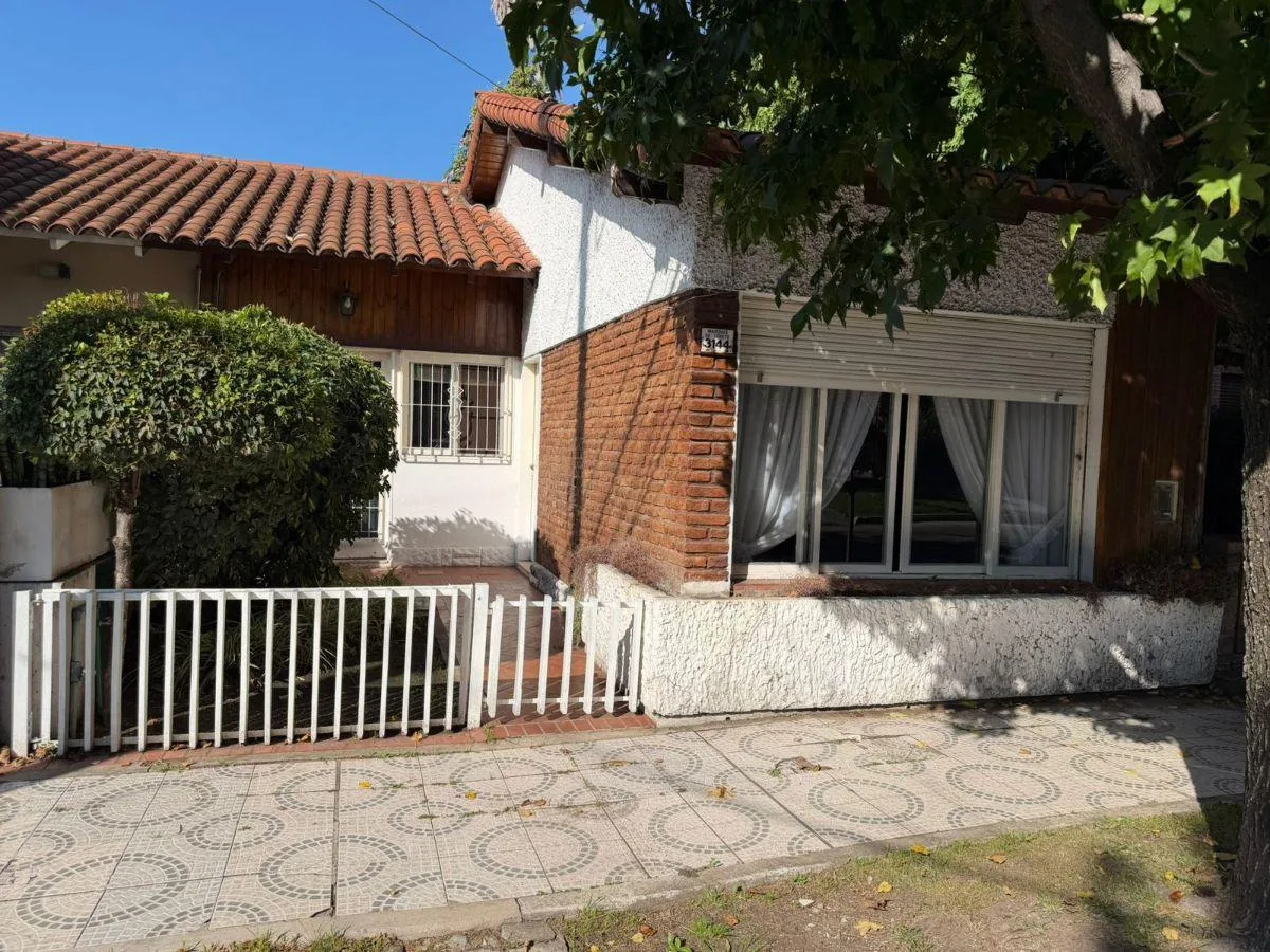 Alquiler PH 3 Ambientes con Patio en Castelar