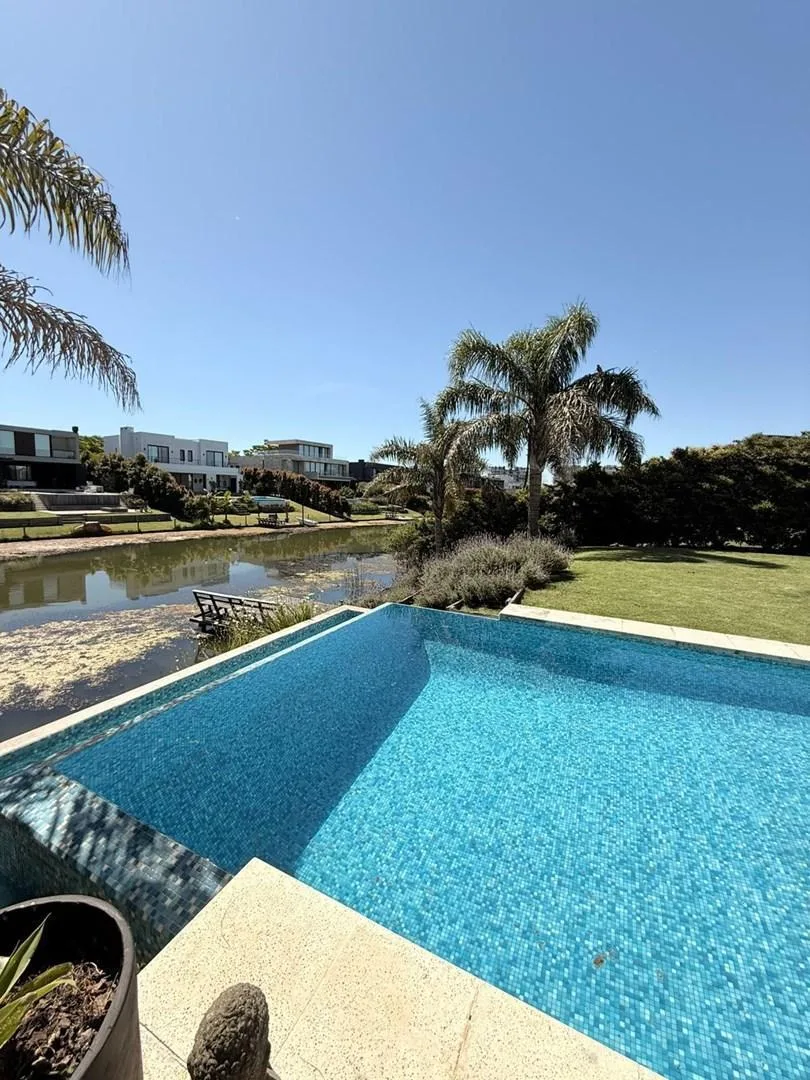 Studio house for rent in Nordelta Golf
