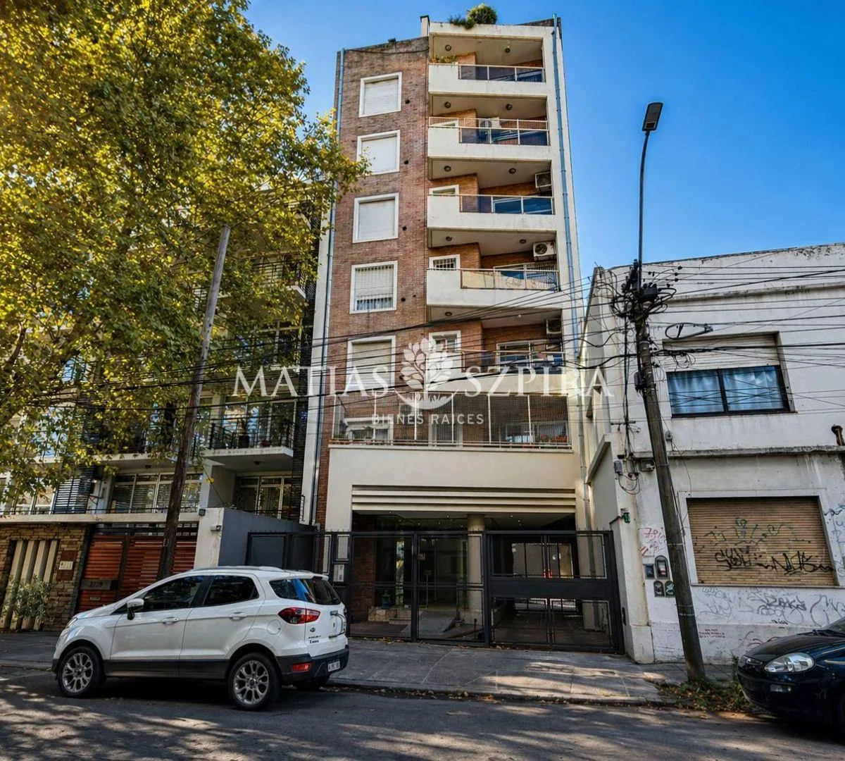 Alquiler Dos Amplios Ambientes con Cochera Castelar Sur