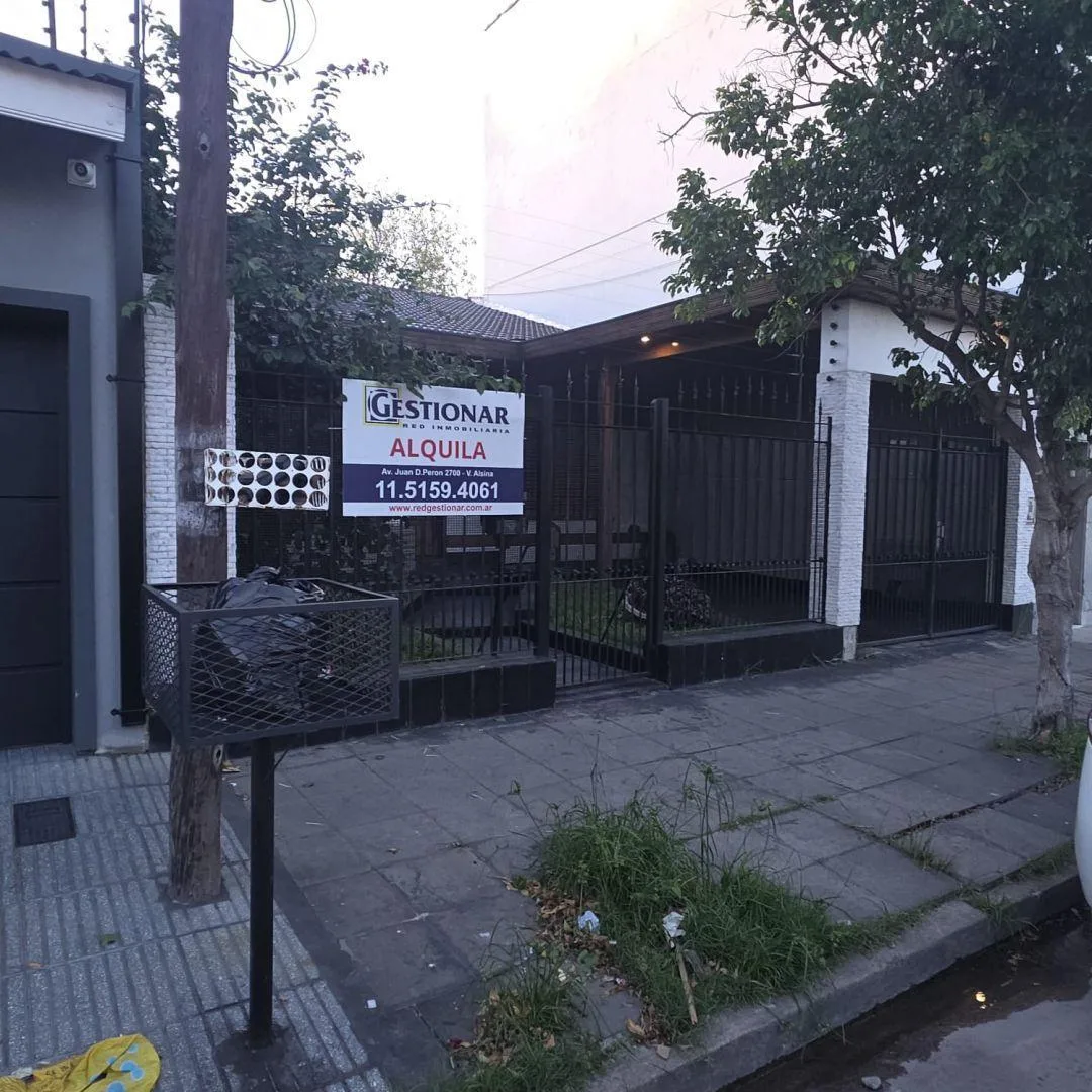 Casa com 3 dormitórios em Lanús Oeste