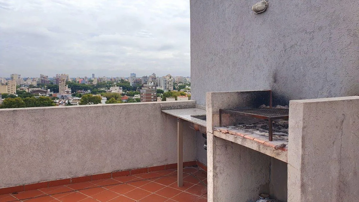 Studio apartment with street-facing balcony in Villa Devoto