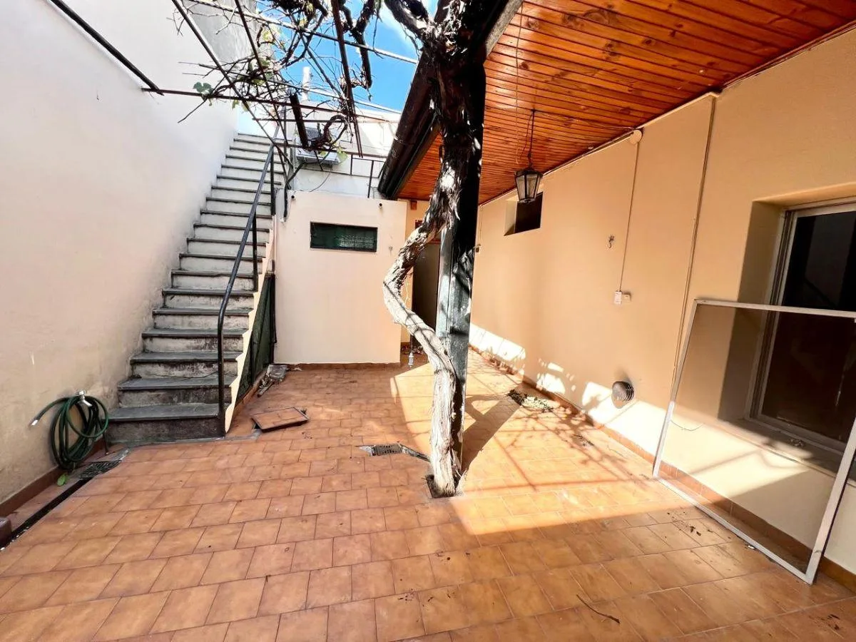 Martínez: Linda Casa PH de 3 Dorm. y 2 Patios. Terraza. a 2 Cuadras de Av y 5 de Estación