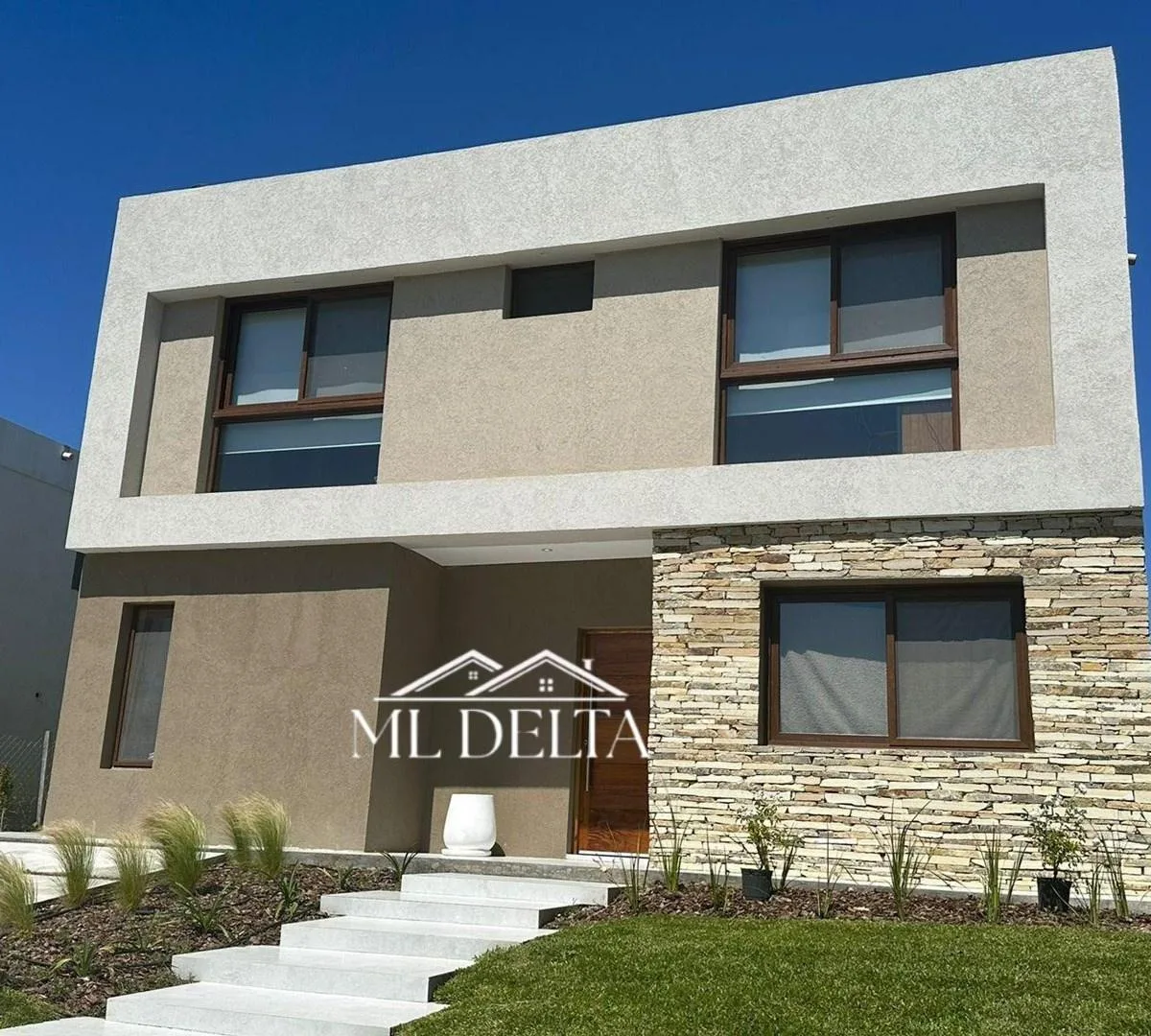 Five-bedroom house in Tigre