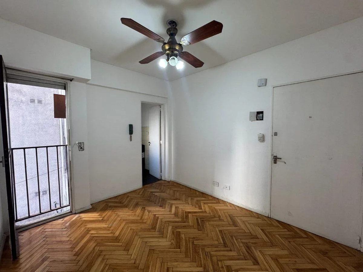 One-bedroom two-room apartment in Monserrat