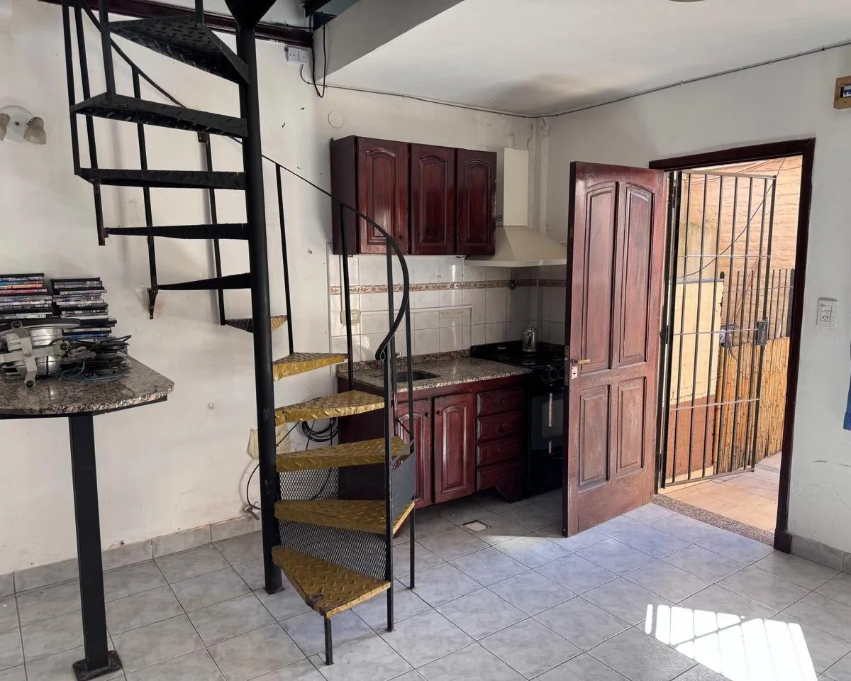 Casa en PH en Alquiler. Fondo. Ituzaingo Norte