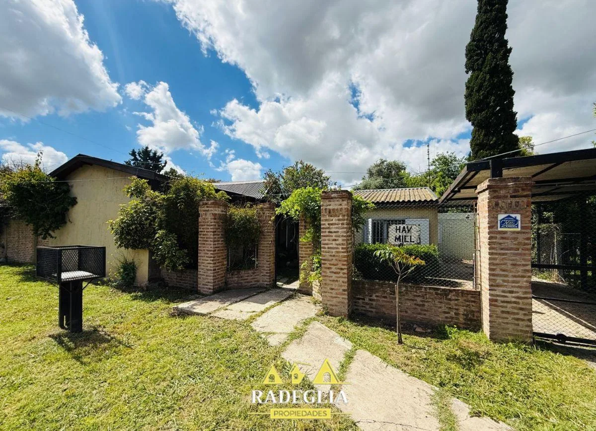 Venta Y/o Alquiler de Casa 4 Ambientes en Burzaco, Almirante Brown