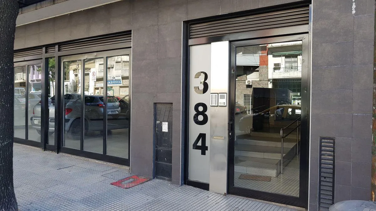 Departamento 2 Ambientes Semipiso Al Frente con Balcon Piso 8vo
