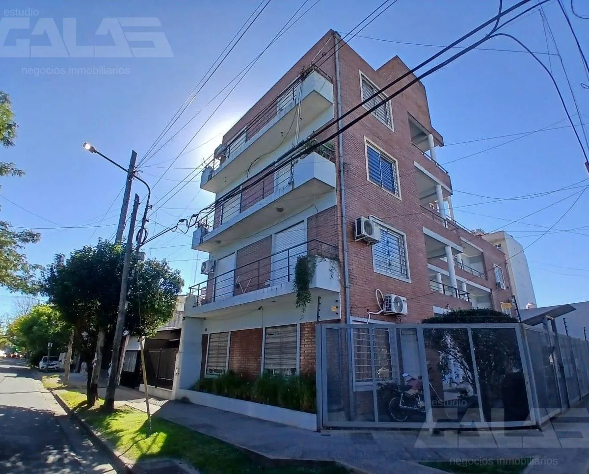 Alquiler Departamento 2 Ambientes con Gran Balcón Corrido y Vista Abierta en Morón Centro
