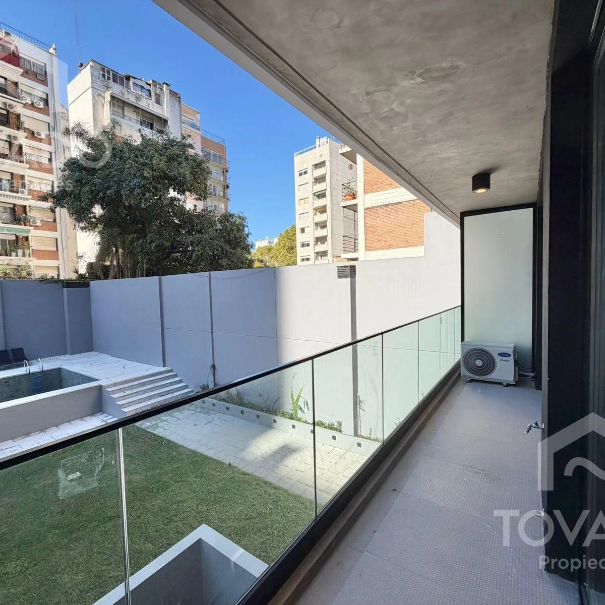 Two-room apartment with balcony in Palermo Soho