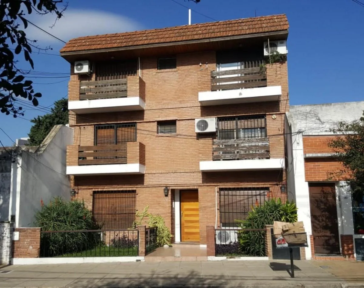 Apartamento de 2 ambientes com varanda em San Isidro