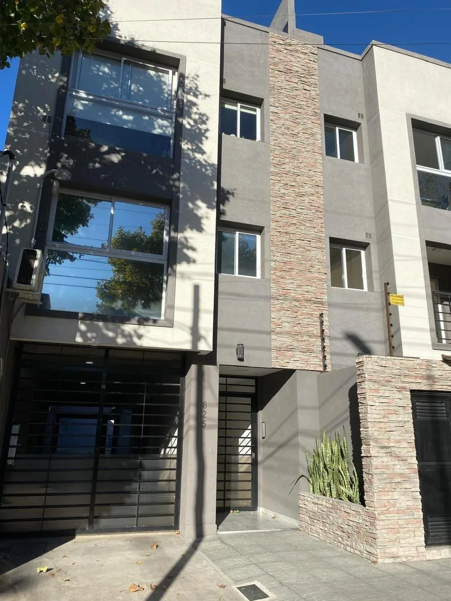Departamento en Alvear 825