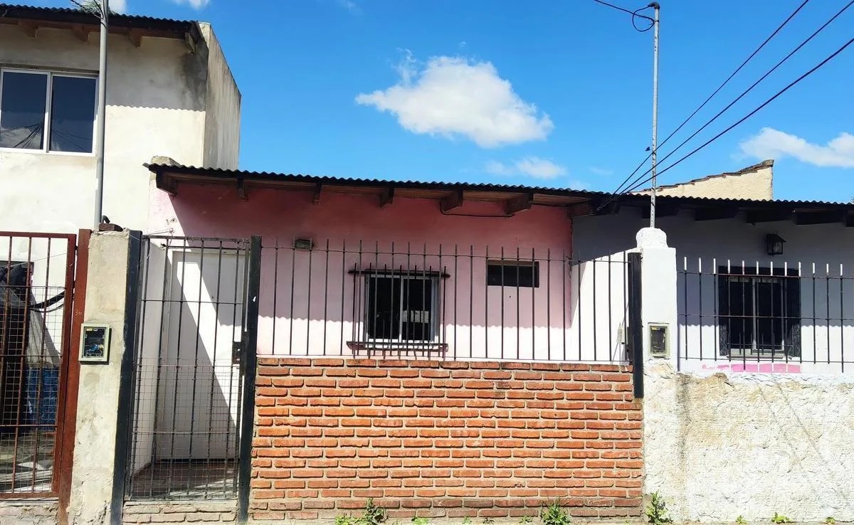 Kitnet tipo casa de frente em Buenos Aires